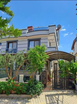 Özdere'de Denize Yürüme Mesafesinde Satılık 4+1 Villa