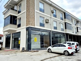 ADAPAZARI MERKEZDE KİRALIK 640 m² GENİŞ KULLANIMLI KÖŞE DÜKKAN