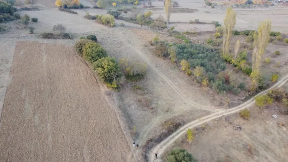 AVCI EMLAK'TAN GEYVE DÜZAKÇAŞEHİR MAHALLESİNDE 3713 m2 TAM YATIRIMLIK KUPON ARSA