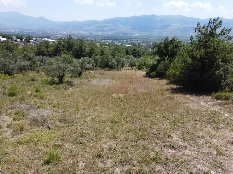 AVCI EMLAK'TAN PAMUKOVA İLÇESİ TEŞVİKİYE KÖYÜNDE MANZARALI YATIRIMLIK 724 m² YOLA CEPHE TİNY HOUSE İÇİN İDEAL