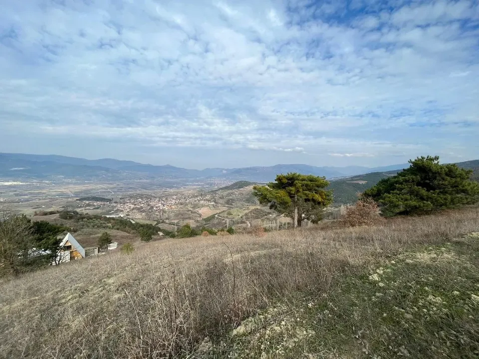 AVCI EMLAK'TAN GEYVE CECELER KÖYÜNDE 6100 m2 MANZARALI, YOL - SU - ELEKTRİK BUNGALOW PROJELİK