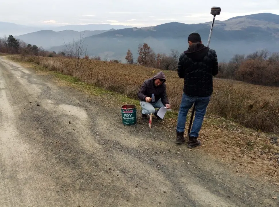 MELEKŞESOLAK KÖYÜ'NDE HESAPLI, MANZARALI, RESMİ YOLA CEPHELİ, 487 m2 ARAZİ - TİNY HOUSE - KONTEYNER
