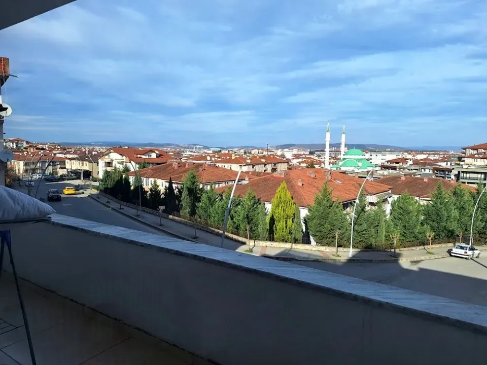 SERDİVAN MERKEZDE SATILIK 2+1 DAİRE