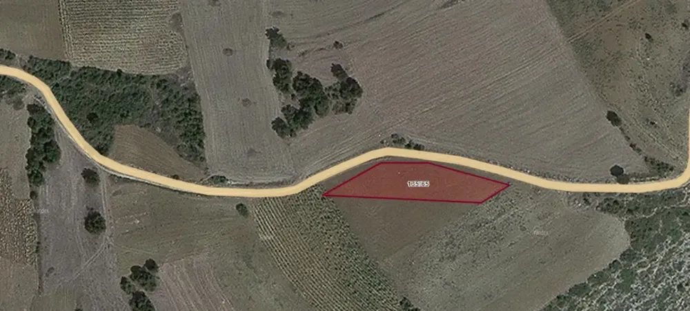 GEYVE KARACAÖREN'DE  SATILIK TARLA