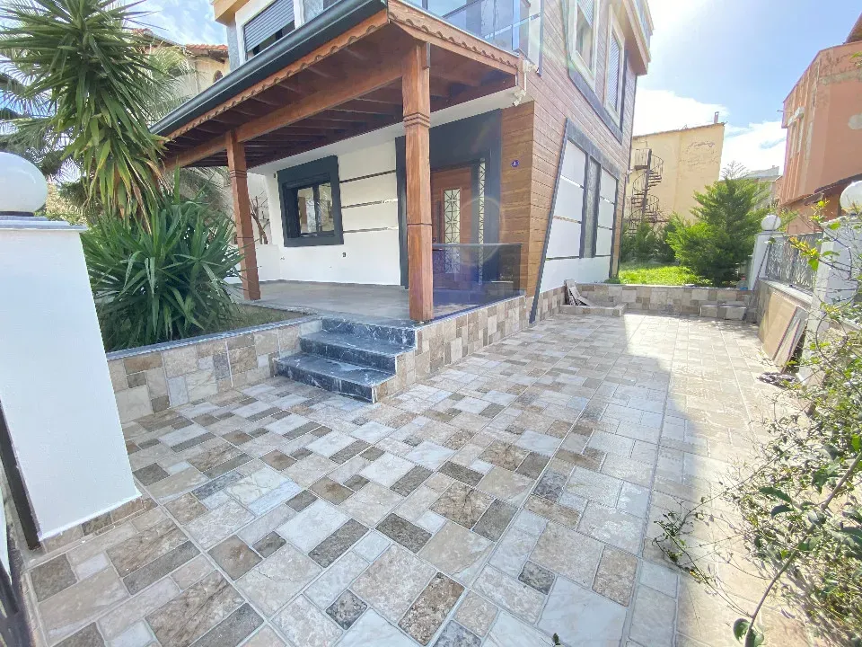 Seferihisar Payamlı Da Deniz Tarfında Satılık 3+1 Villa