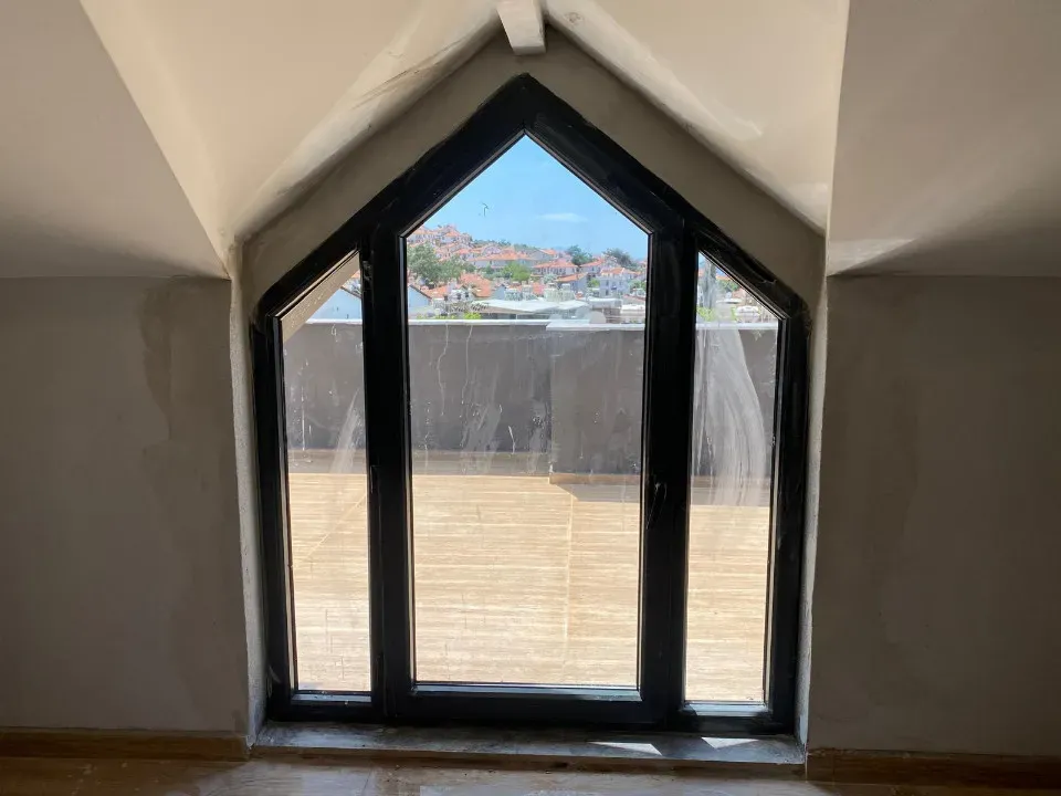 Menderes Özdere de Geneş Bahçeli Satılık Sıfır 3+1 Villa