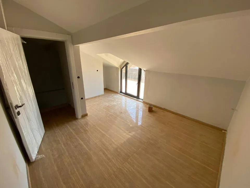 Menderes Özdere de Geneş Bahçeli Satılık Sıfır 3+1 Villa