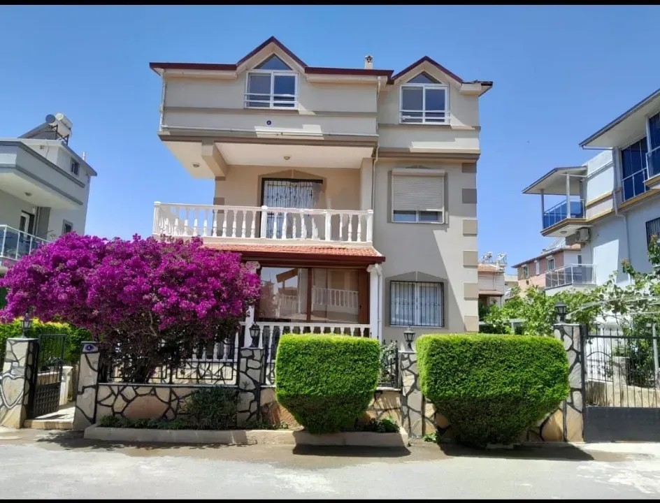 Ürkmez De Tek Mustakil Deniz Tarafı Ultra Lükx Satılık 4+2 Villa