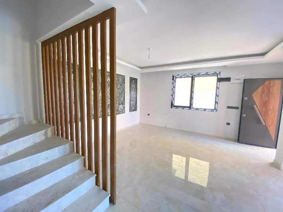 Doğanbey De Denize 300M2 Mustakil Bahçeli Satılık 3+1 Villa