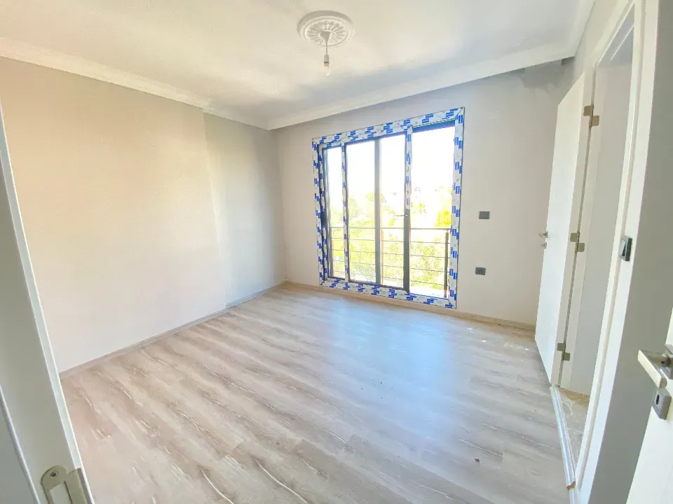 Doğanbey De Denize 300M2 Mustakil Bahçeli Satılık 3+1 Villa