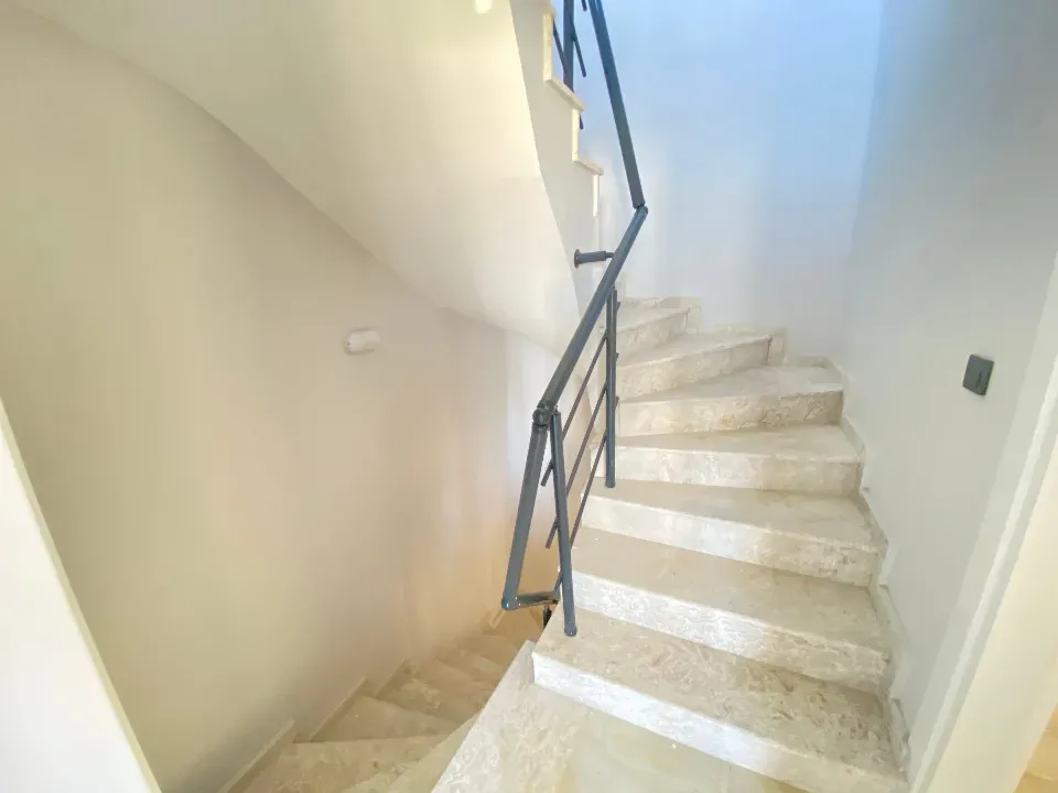 Doğanbey De Denize 300M2 Mustakil Bahçeli Satılık 3+1 Villa