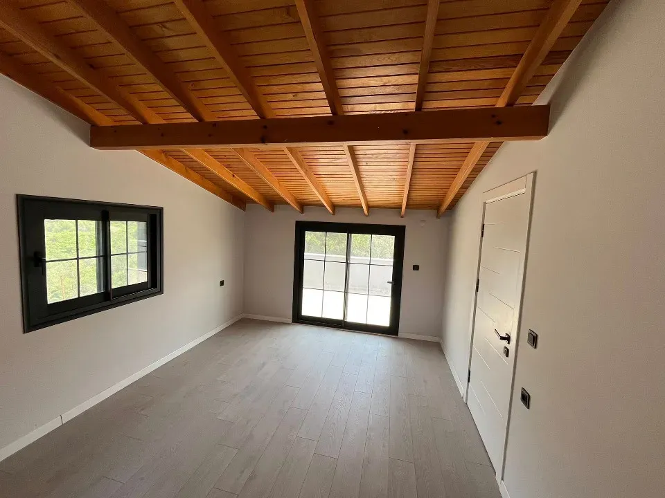 Özdere'de Denize Yürüme Mesafesinde Modern Mimarı Satılık 3+1 Villa