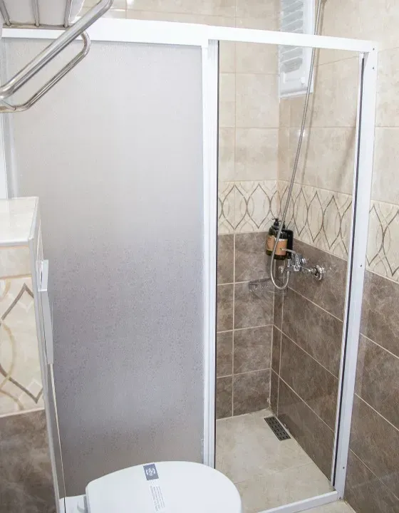 Kiralık Standart Tek/Çift Kişi Odalar