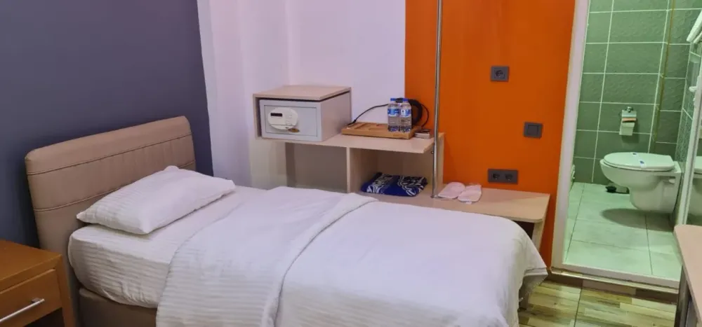 Kiralık Standart Tek/Çift Kişi Odalar