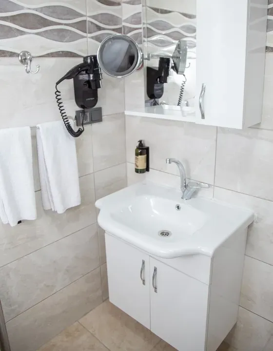 Kiralık Standart Tek/Çift Kişi Odalar