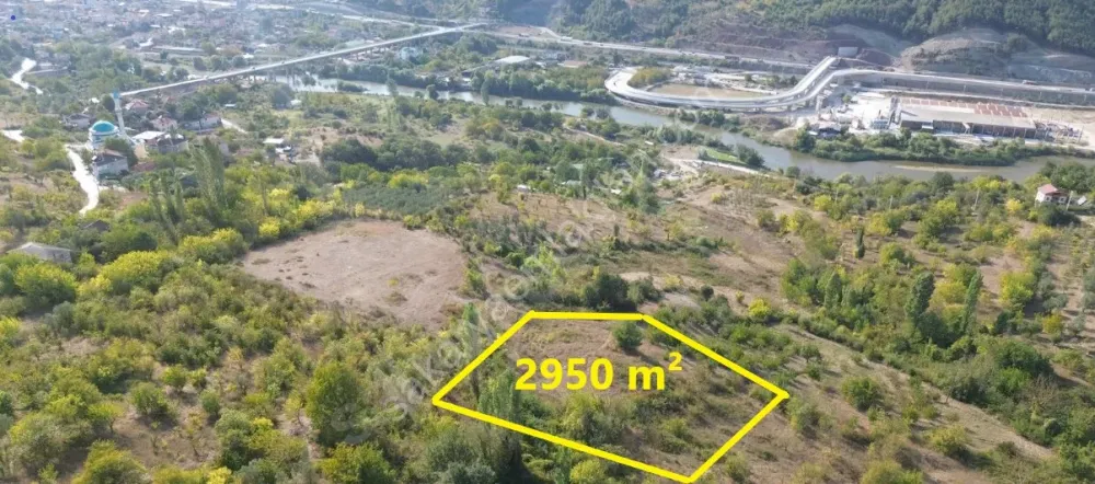 ARAÇ TAKASLI - GEYVE ALİFUATPAŞA'DA 2950 m² MANZARALI HESAPLI ARAZİ