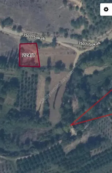 KARACAÖREN'DE SATILIK TARLA