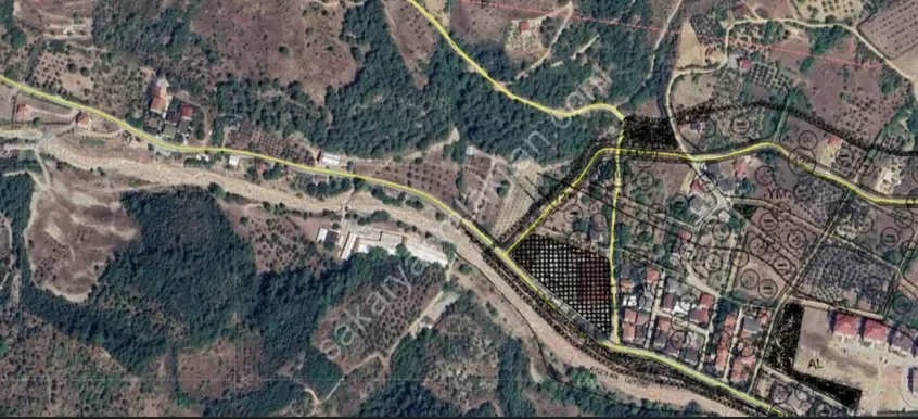 Geyve Alifuatpaşa Okul Mahallesi’nde 958 m², manzaralı, resmi asfalt yola 1 parsel mesafede BAHÇE