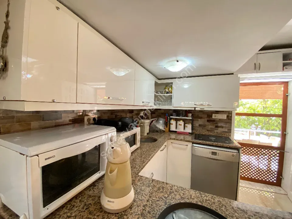 Doğanbey'de Site İçerisinde Geniş Bahçeli Müstakil.satılık 4+1 Villa