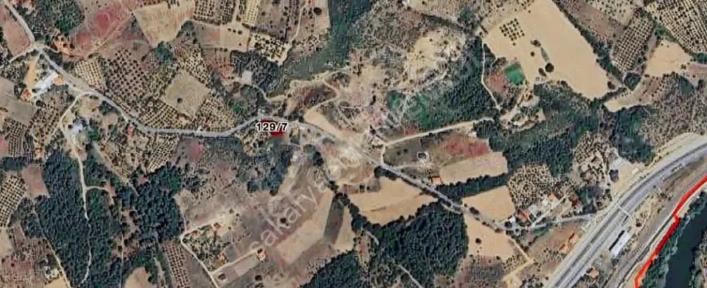 GEYVE DÜZAKÇAŞEHİR'DE 519 m² YATIRIM DEĞERİ YÜKSEK BÖGEDE İMARLI ARSA