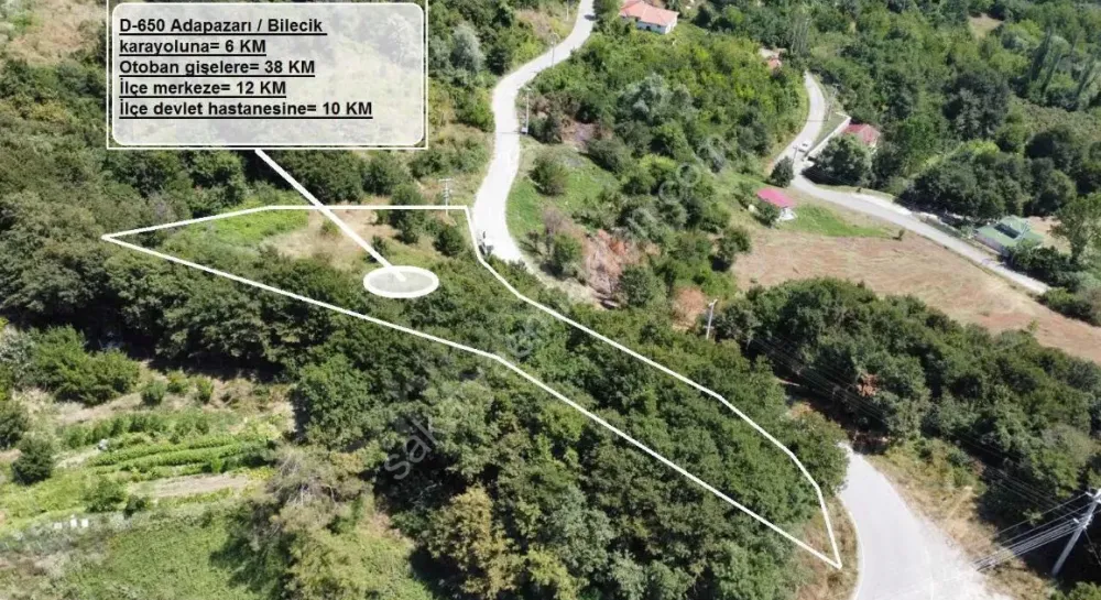 AKINCI KÖYÜNDE 2354 m² RESMİ YOLA CEPHELİ, MANZARALI, ELEKTRİK SU DİBİNDE YATIRIMLIK ARAZİ