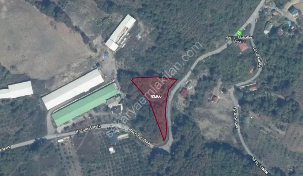 AKINCI KÖYÜNDE 2354 m² RESMİ YOLA CEPHELİ, MANZARALI, ELEKTRİK SU DİBİNDE YATIRIMLIK ARAZİ