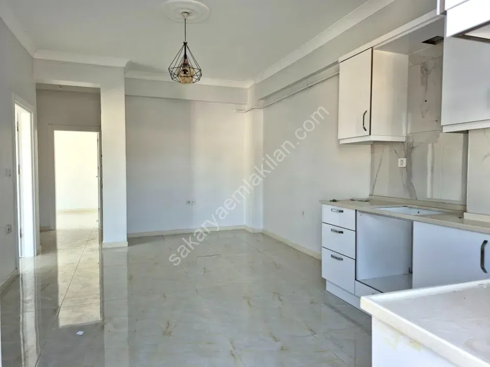 ADAPAZARI AKINCILAR MAHALLESİNDE SATILIK 2+1 DAİRE