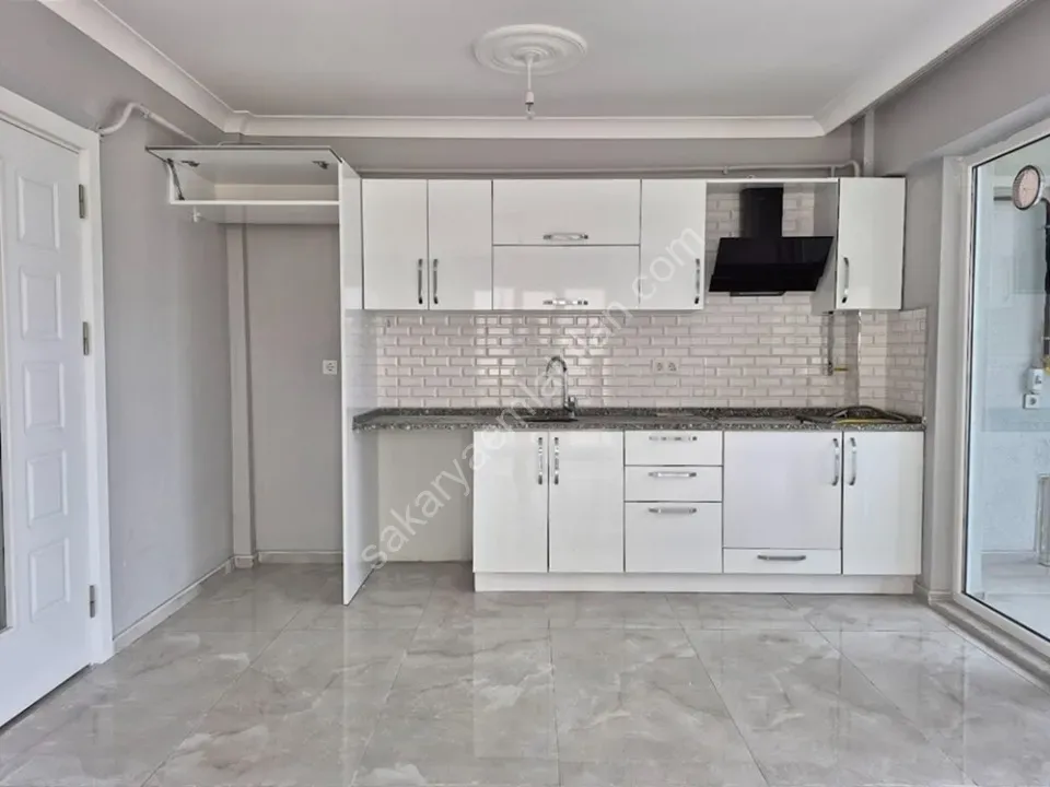 ADAPAZARI GÜNEŞLER MAHALLESİNDE SATILIK 5+1 DUBLEKS DAİRE