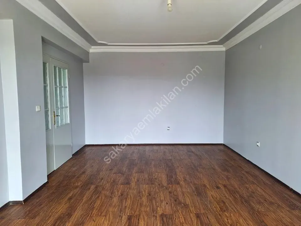 ADAPAZARI KARAMAN MAHALLESİNDE KİRALIK 3+1 DAİRE