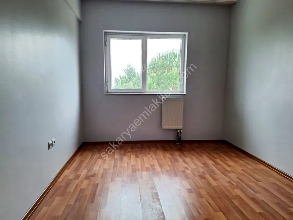 ADAPAZARI KARAMAN MAHALLESİNDE KİRALIK 3+1 DAİRE