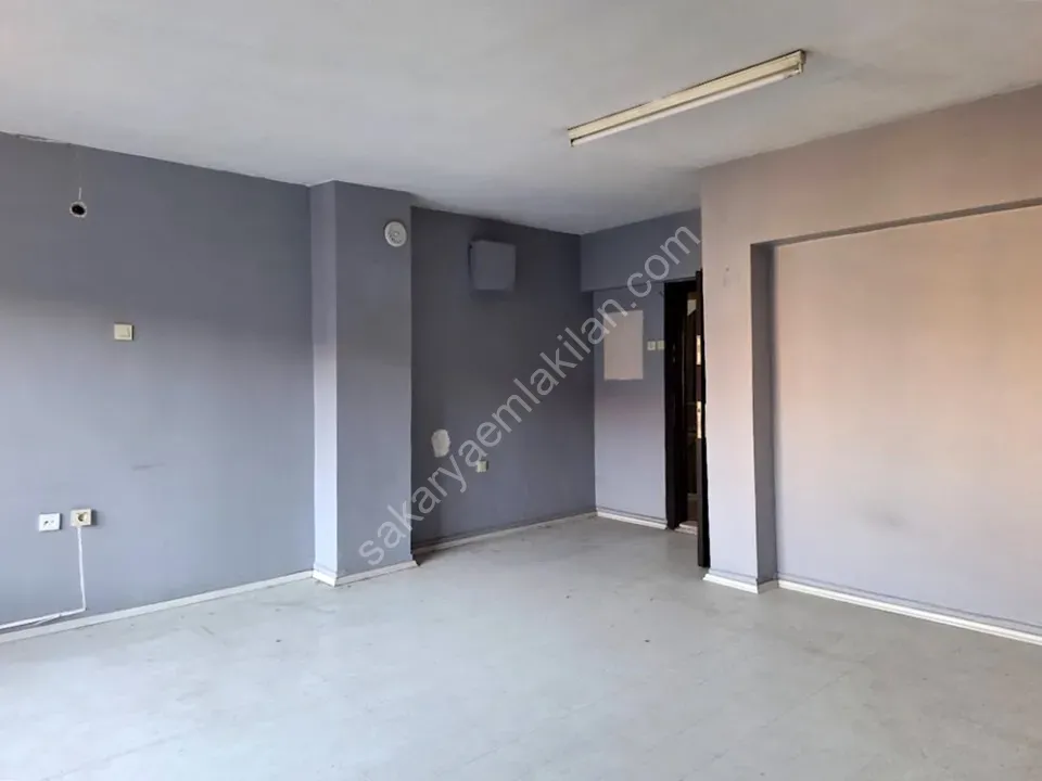 ADAPAZARI TIĞCILAR MAHALLESİNDE KİRALIK OFİS