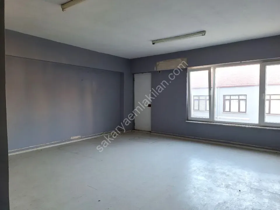ADAPAZARI TIĞCILAR MAHALLESİNDE KİRALIK OFİS