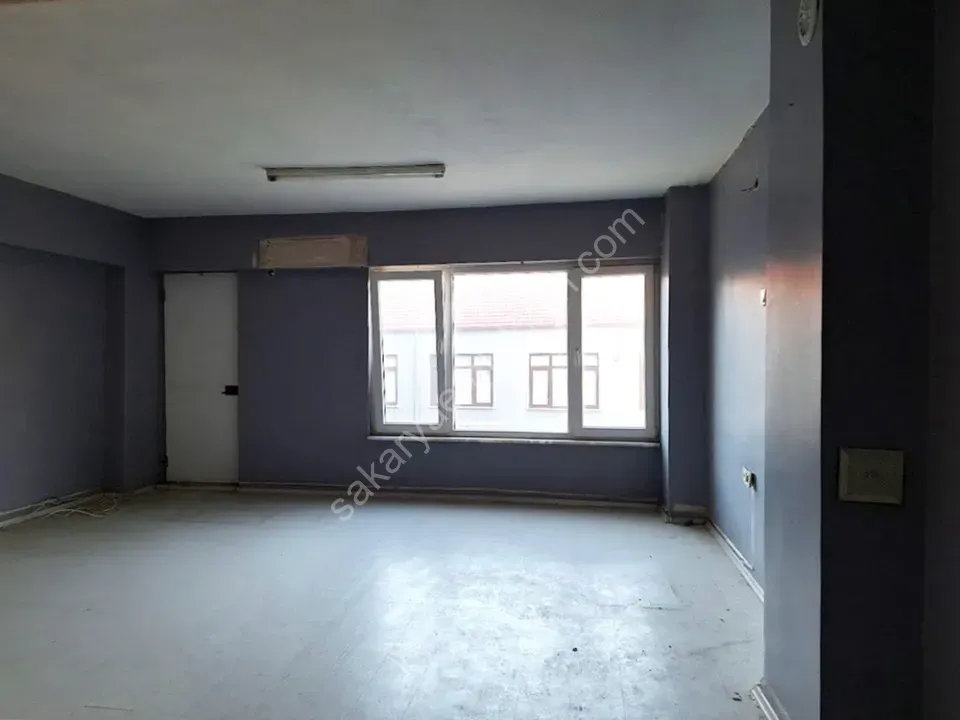 ADAPAZARI TIĞCILAR MAHALLESİNDE KİRALIK OFİS