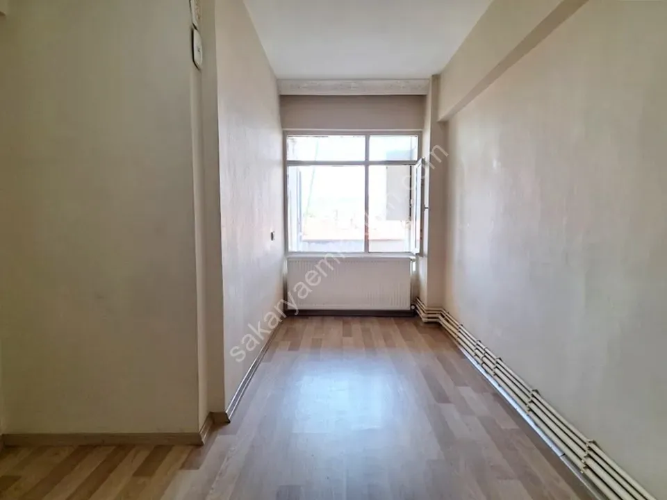 ADAPAZARI MERKEZDE KİRALIK 3+1 DAİRE