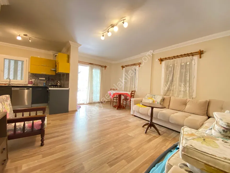 Seferihisar Ürkmez'de Plajına 50M Deniz Tarafı Satılık 3+1 Villa