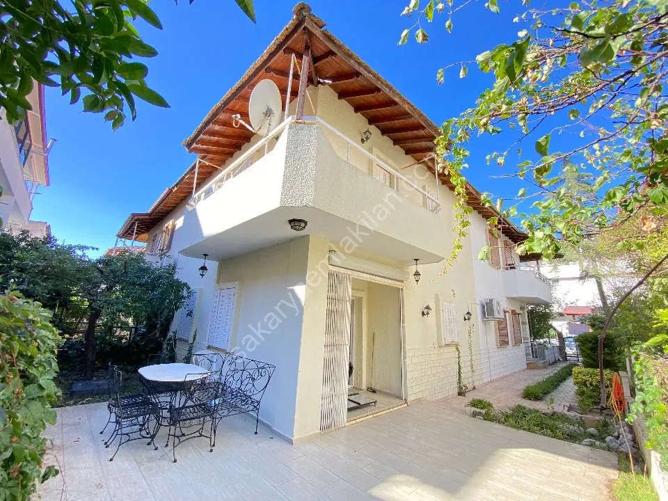 Seferihisar Ürkmez'de Plajına 50M Deniz Tarafı Satılık 3+1 Villa