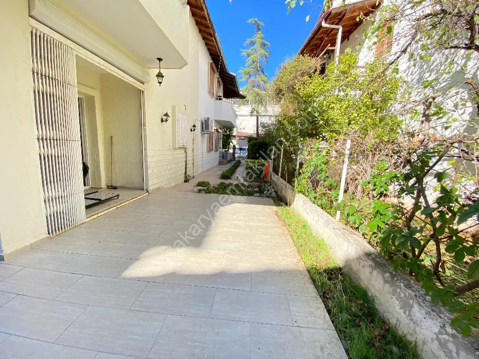 Seferihisar Ürkmez'de Plajına 50M Deniz Tarafı Satılık 3+1 Villa