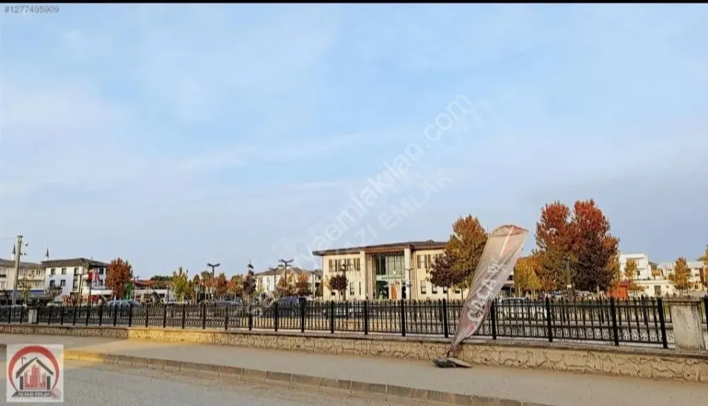 AKYAZI EMLAK'TAN MERKEZİ KONUMDA SATILIK SIFIR 6 ADET 2+0 DAİRE