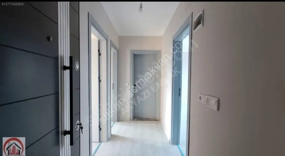 AKYAZI EMLAK'TAN MERKEZİ KONUMDA SATILIK SIFIR 6 ADET 2+0 DAİRE