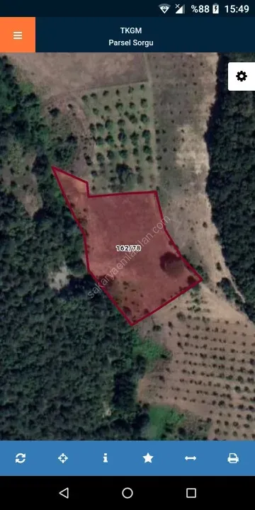 GEYVE AHİBABA'DA 4437 m² RESMİ YOLA CEPHELİ YATIRIMLIK ARAZİ