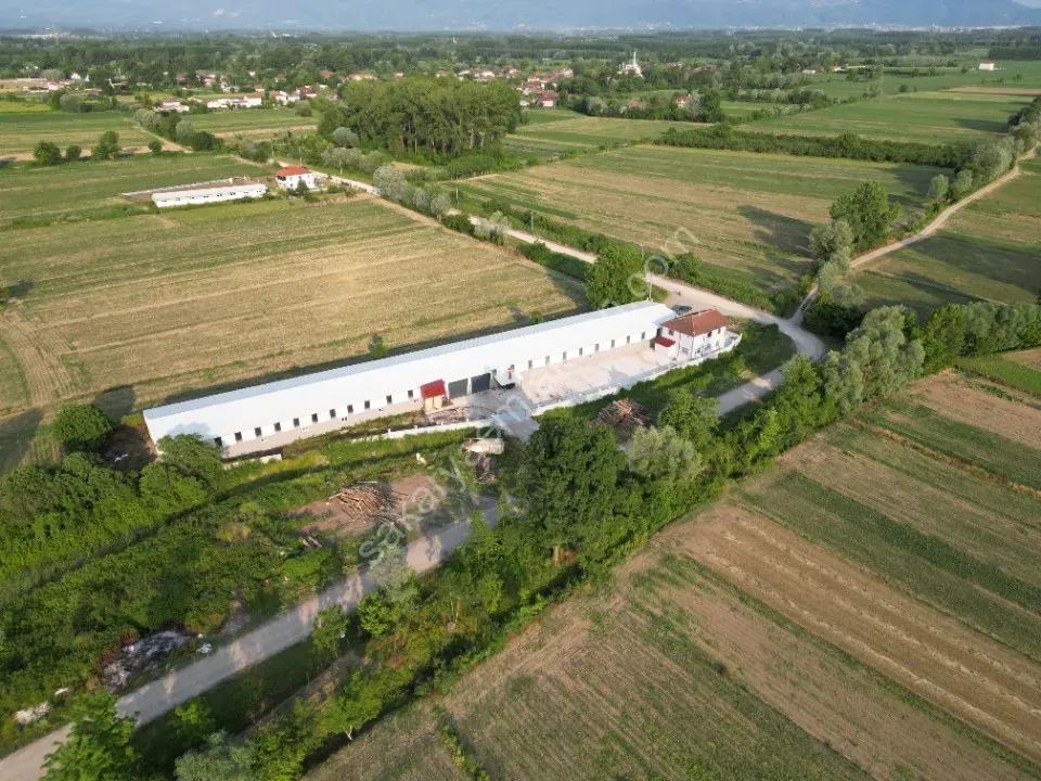 ESKİBEDİL / AKYAZI ÜRETİM TESİSİ KİRALIK 1.600 m2 ÇEVRE YOLUNA 800mt MESAFEDE