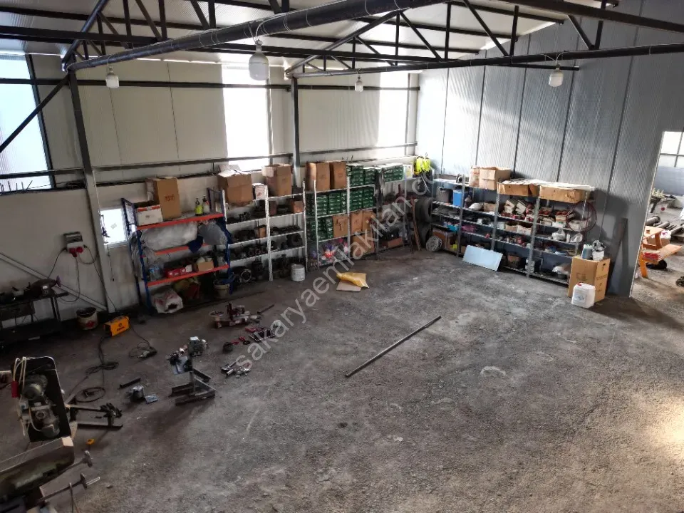 ESKİBEDİL / AKYAZI ÜRETİM TESİSİ KİRALIK 1.600 m2 ÇEVRE YOLUNA 800mt MESAFEDE