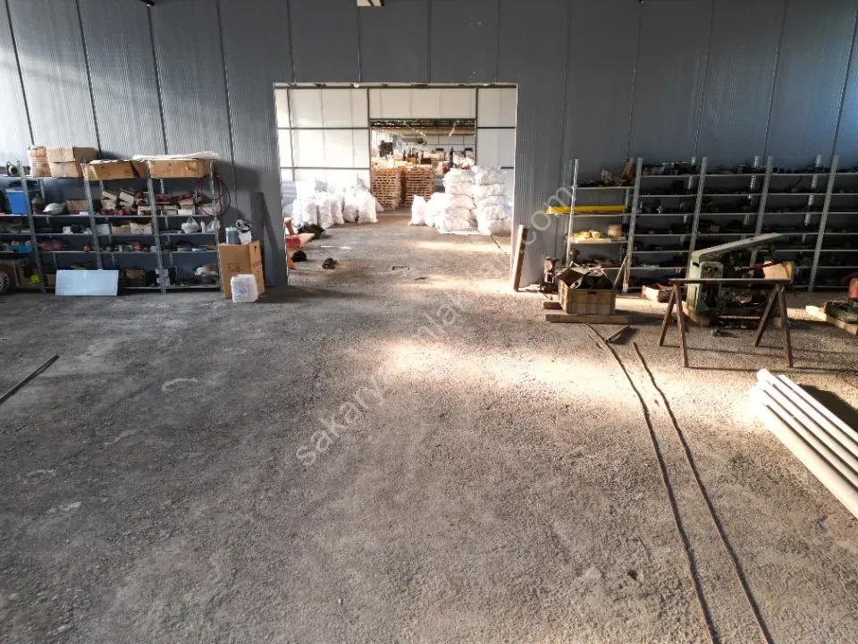 ESKİBEDİL / AKYAZI ÜRETİM TESİSİ KİRALIK 1.600 m2 ÇEVRE YOLUNA 800mt MESAFEDE