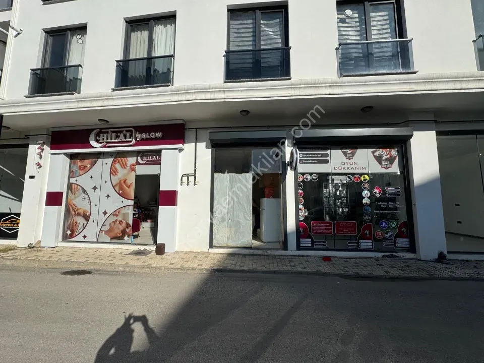 AKYZI MERKEZ'DE KİRALIK DÜKKAN - OFİS  25 m2