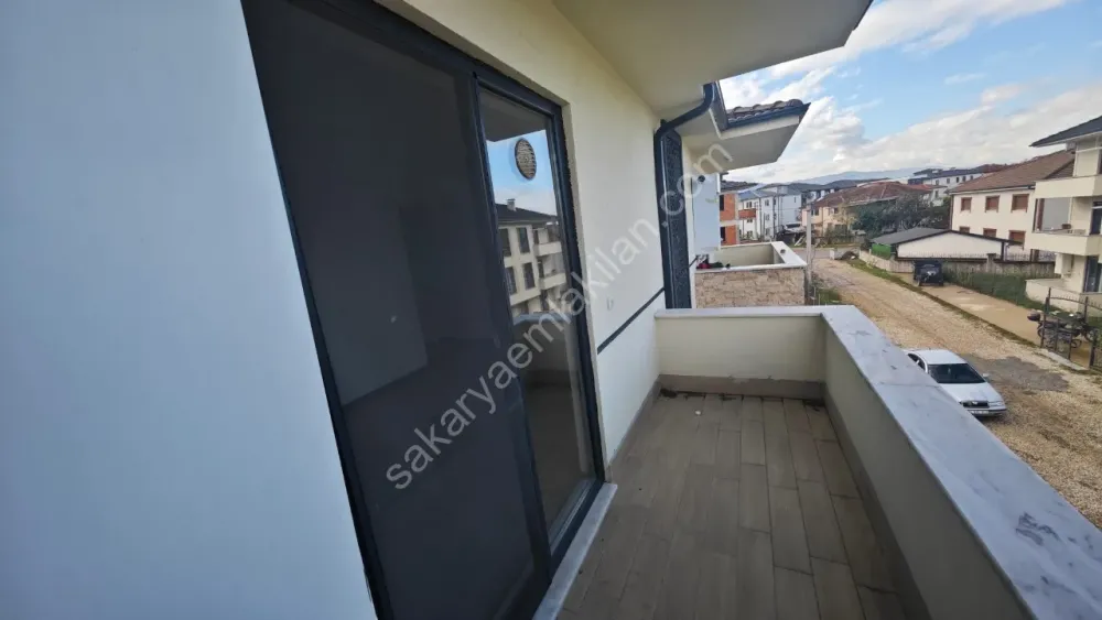 YENİ MAHALLE / AKYAZI KİRALIK HOLLÜ 1+1 DAİRE 3.KAT