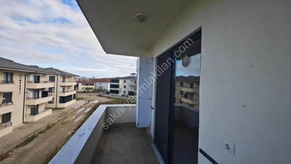 YENİ MAHALLE / AKYAZI KİRALIK HOLLÜ 1+1 DAİRE 3.KAT