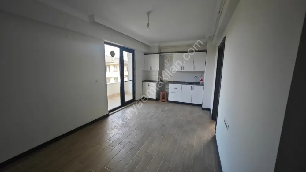 YENİ MAHALLE / AKYAZI KİRALIK HOLLÜ 1+1 DAİRE 3.KAT