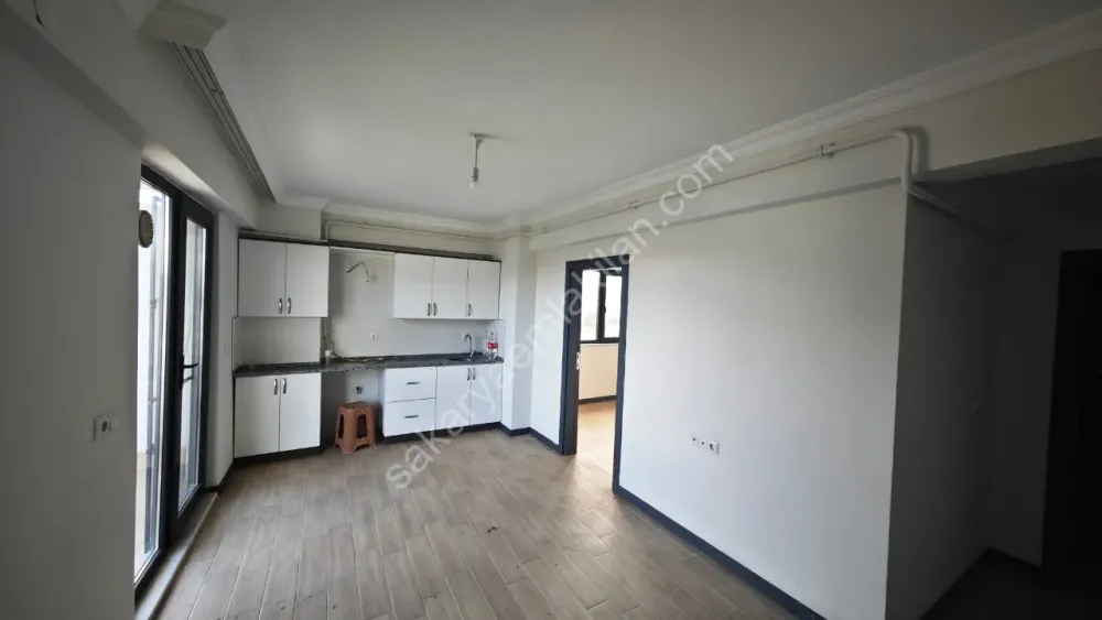 YENİ MAHALLE / AKYAZI KİRALIK HOLLÜ 1+1 DAİRE 3.KAT