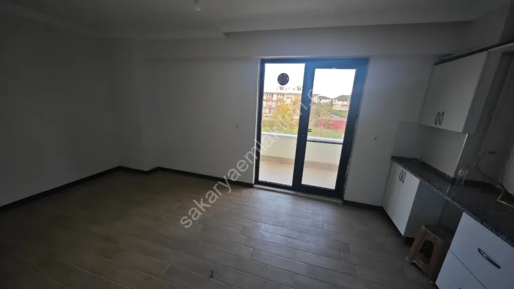 YENİ MAHALLE / AKYAZI KİRALIK HOLLÜ 1+1 DAİRE 3.KAT