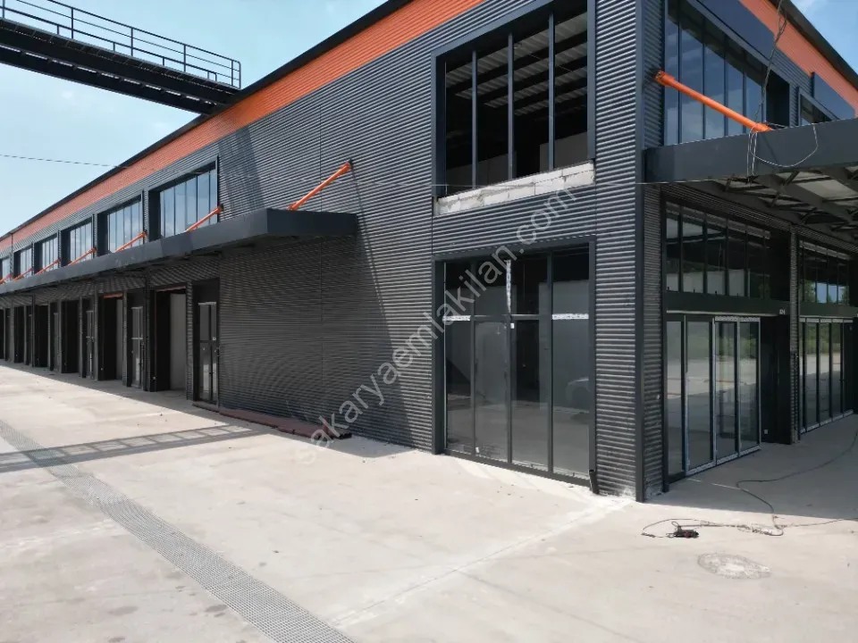AKYAZI YENİ SANAYİ MERKEZİ SATILIK DÜKKAN BAHÇELİ